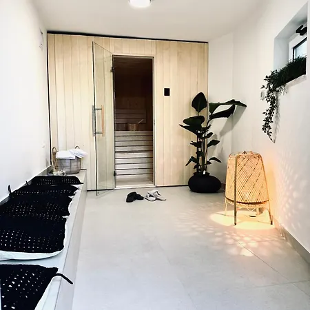 Flora Villa