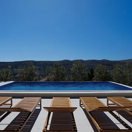 Flora Villa