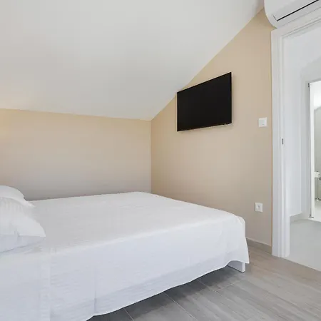 Flora Villa Srinjine