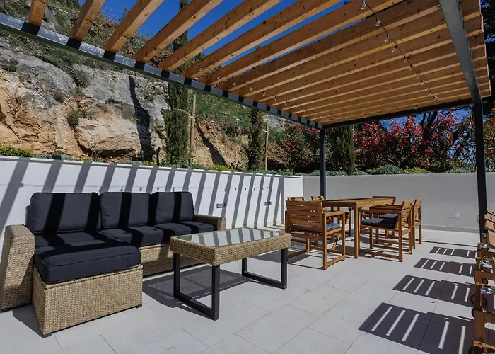 Villa Flora Srinjine